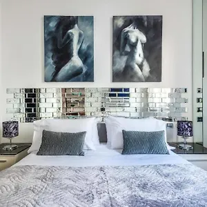 Amazing In The Heart Of Pta Venezia , Milano Italia