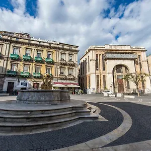 Bellini , Aeroporto di Catania Fontana Rossa Italia